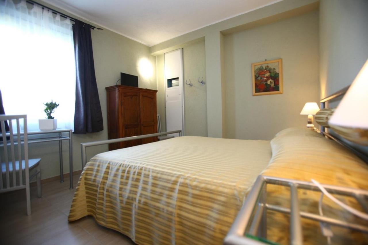 Il Vecchio Mulino Di Bairo Guest House Стая снимка